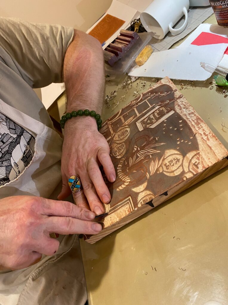 Alex carving block